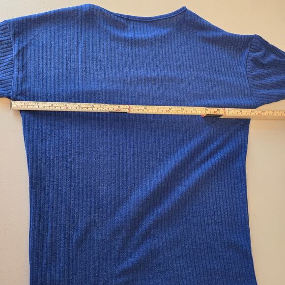 Unbranded Blue Sweater Women's Medium Button Accent Round Neckline NWOT - Picture 11 of 15